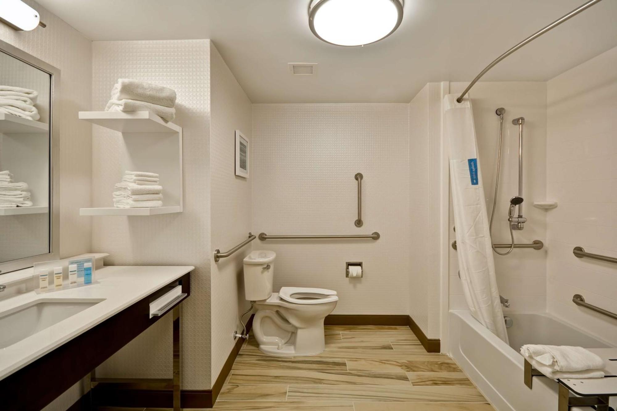 Hampton Inn & Suites Detroit/Warren Zewnętrze zdjęcie