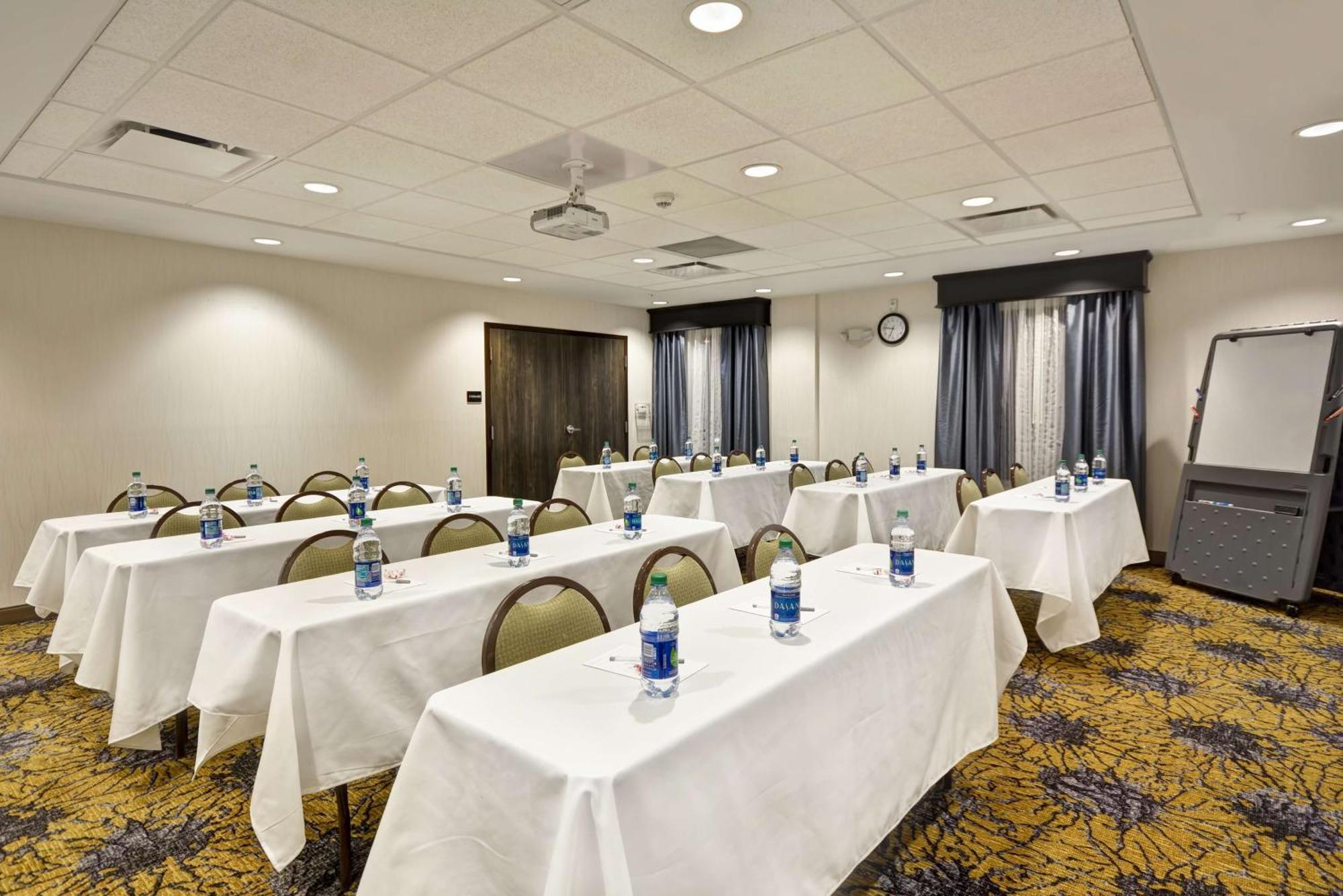 Hampton Inn & Suites Detroit/Warren Zewnętrze zdjęcie
