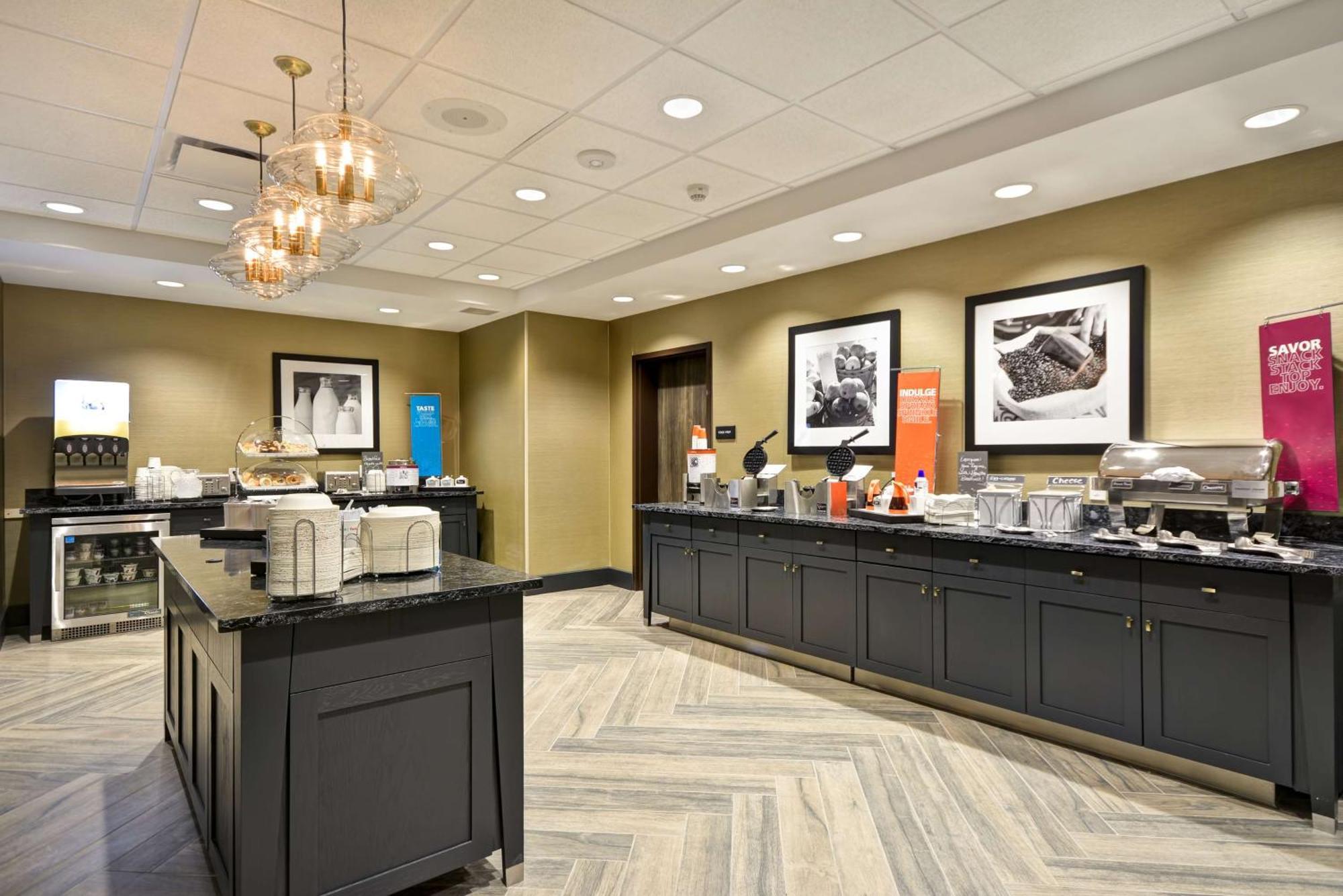 Hampton Inn & Suites Detroit/Warren Zewnętrze zdjęcie